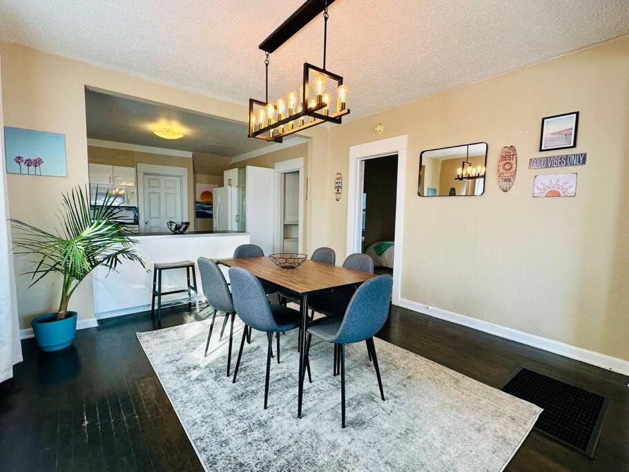 3-bedroom, Prime Location, Private Backyard! Casa de férias San Diego